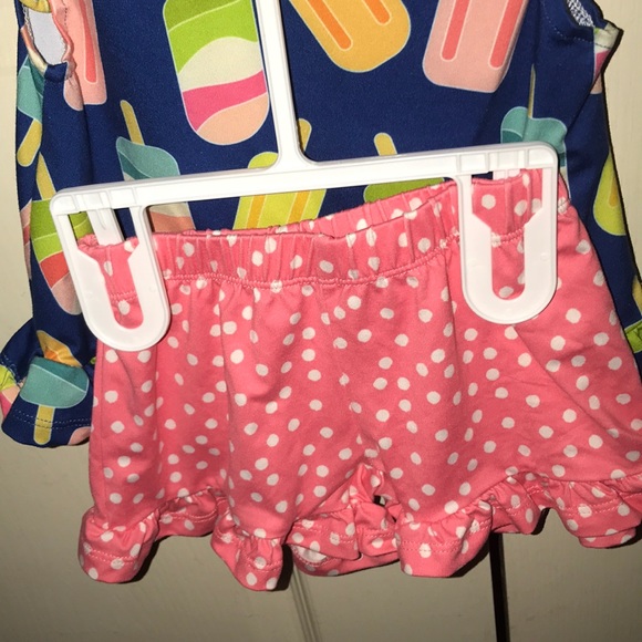 Cute popsicles top with matching polka dot shorts - Picture 2 of 4